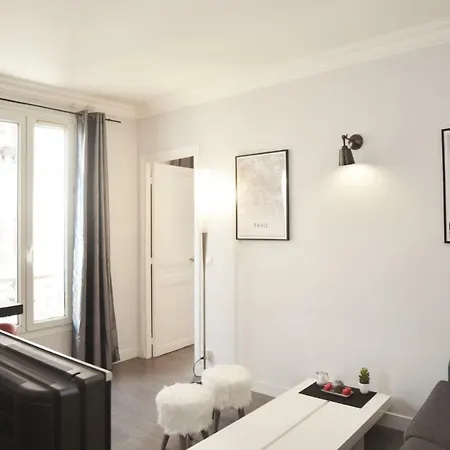 Apartment Escapade A Montmartre #pariswithlove